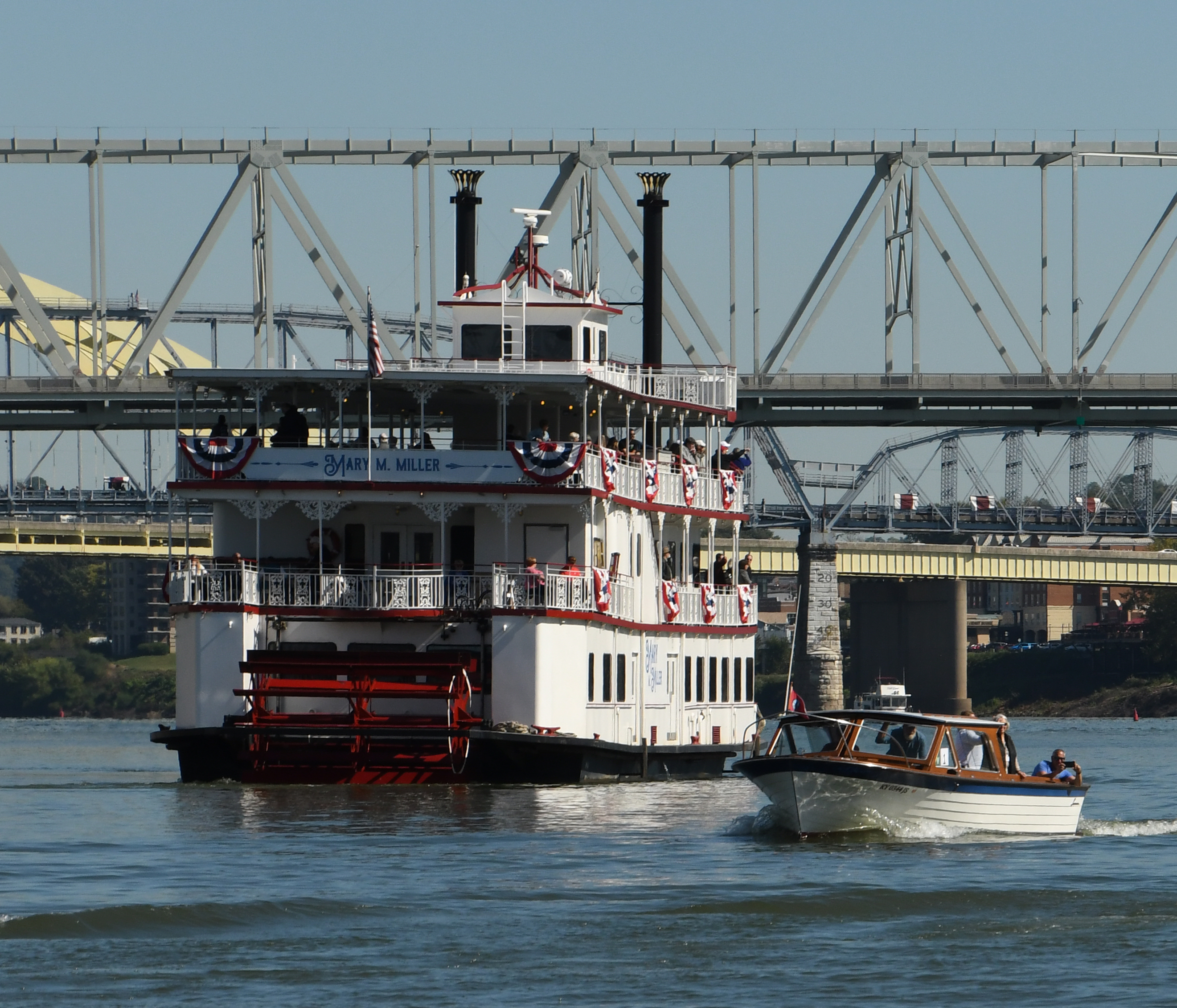 Cruisette passing the Mary M Miller